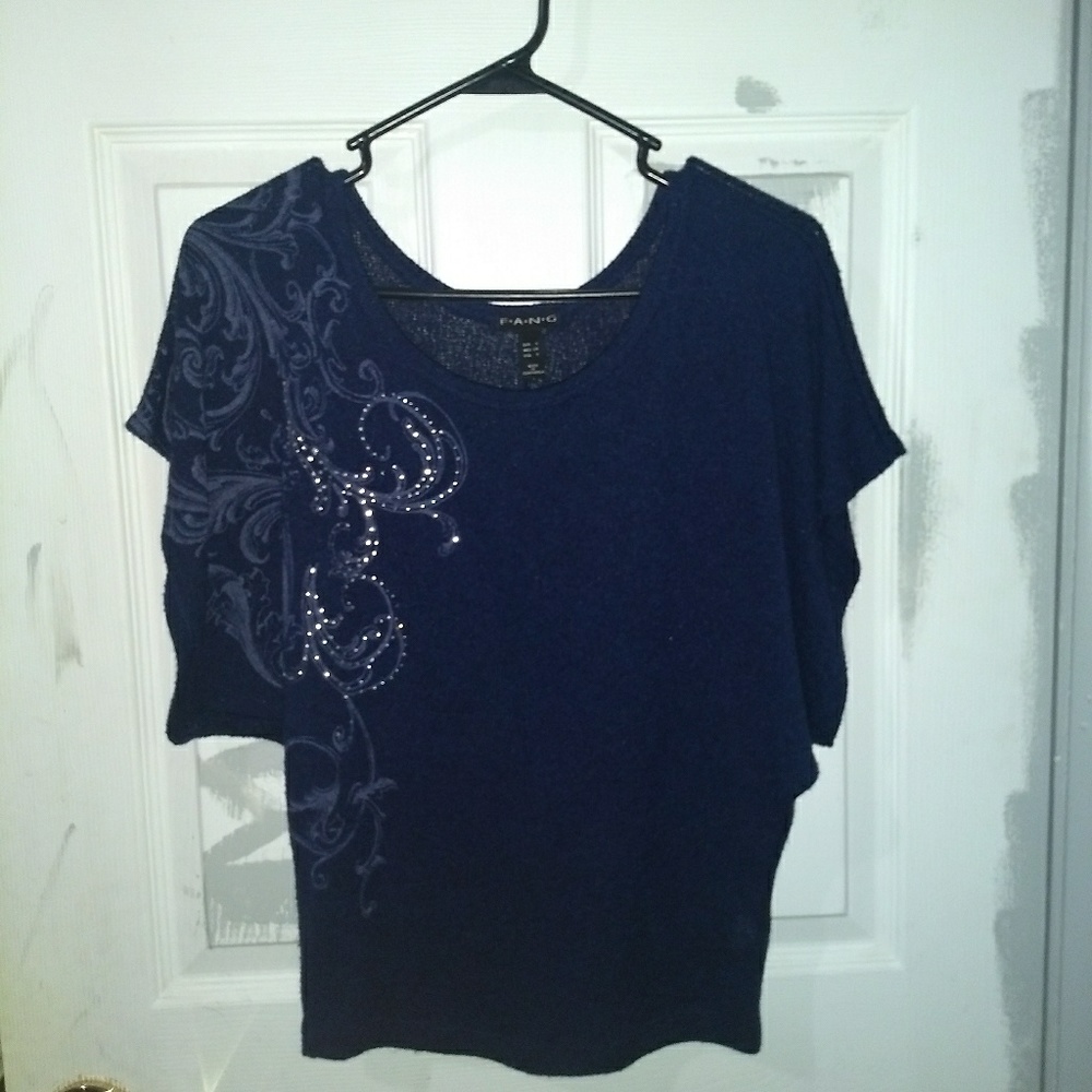 Light weight knitted sweater top
